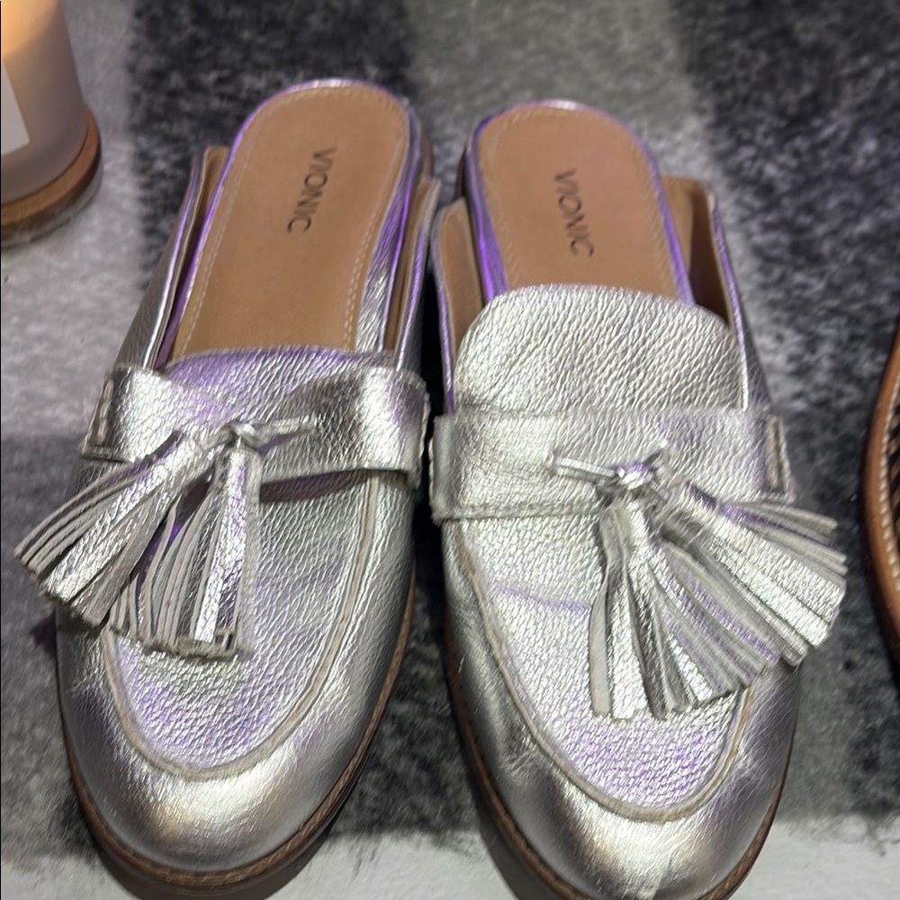 Vionic Women's Silver Tassel Loafers